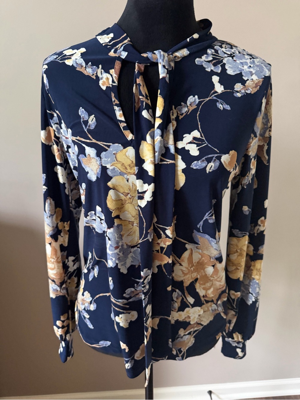 Lauren Ralph Lauren Navy Floral Tie-Neck Blouse Small